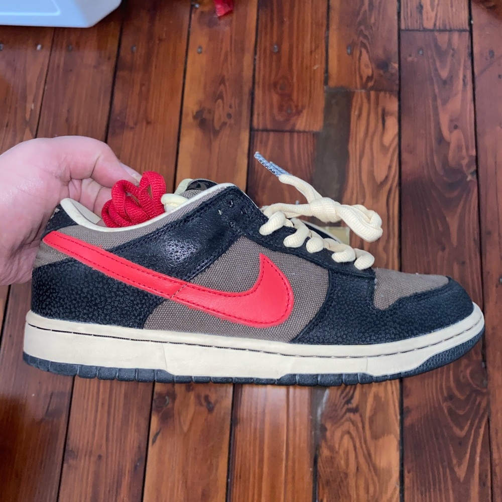 nike sb dunk low pro, iron man dunk, size 9 premium org price 100. 2008 drop